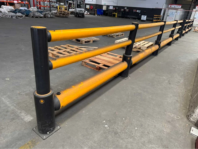 A-safe kunststof veiligheidshekwerk (84,50 mtr) - afbeelding 1 van  21