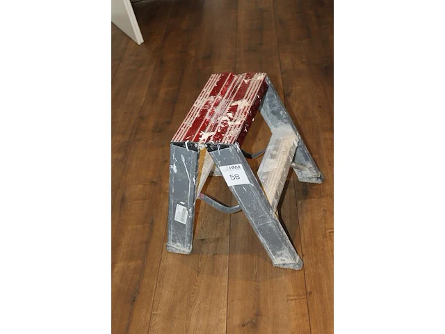 A-trap altrex met trede en bordes - afbeelding 2 van  2