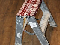 A-trap altrex met trede en bordes - afbeelding 2 van  2
