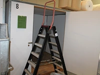 A-trap altrex taurus met twee maal zeven treden. - afbeelding 1 van  3