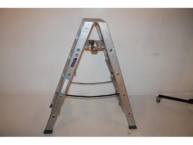 A-trap asc met acht treden en bordes. - afbeelding 1 van  4