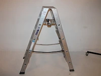A-trap asc met acht treden en bordes. - afbeelding 1 van  4