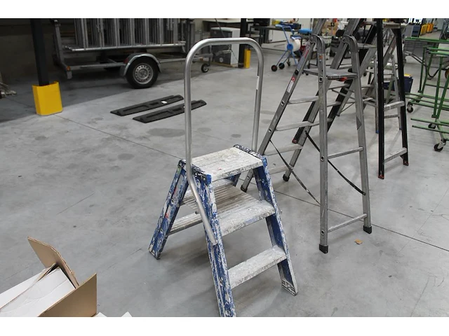 A-trap skyworks met 2x3 treden. - afbeelding 1 van  2
