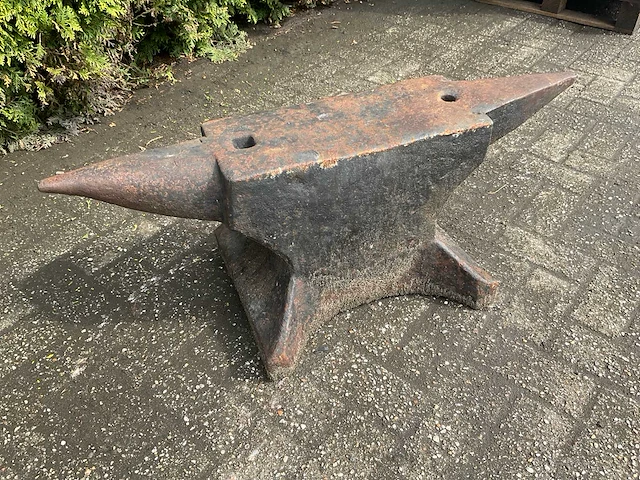 Aambeeld - gegoten staal - ca. 250kg - afbeelding 1 van  6