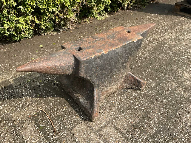 Aambeeld - gegoten staal - ca. 250kg - afbeelding 2 van  6