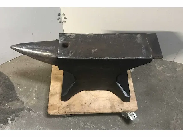 Aambeeld 209kg - - afbeelding 2 van  4