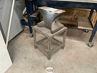 Aambeeld - afbeelding 1 van  4