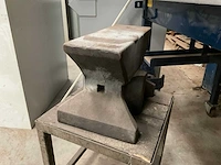 Aambeeld - afbeelding 3 van  4