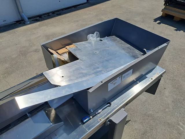 Aan-afvoerbaan t.b.v. flowpackmachine - afbeelding 4 van  15
