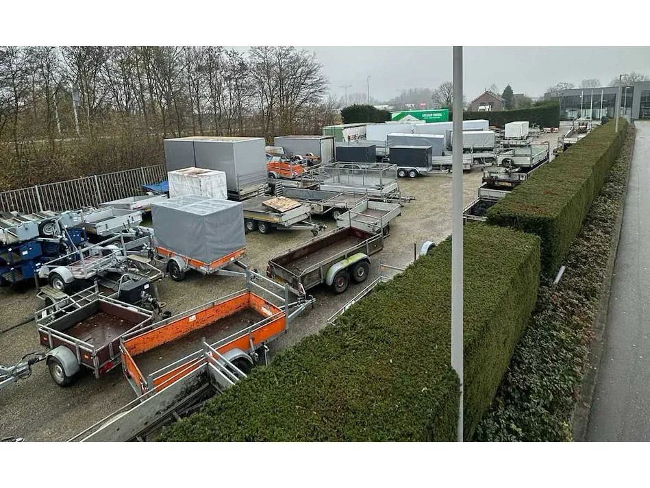 Aanhangenwagens en overtollige voorraad