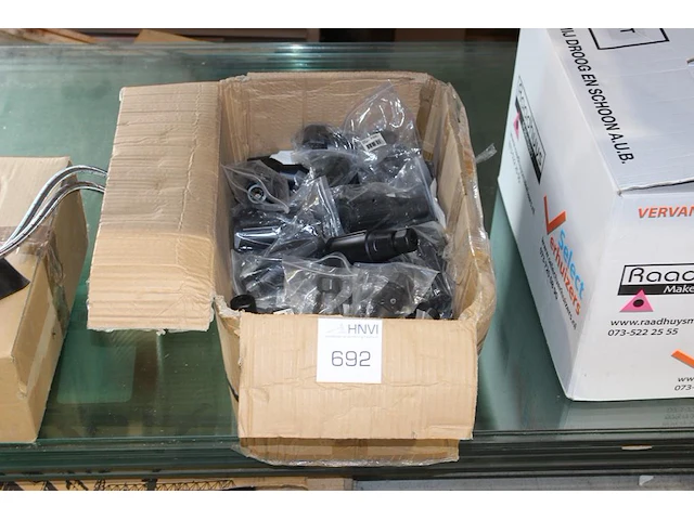 Aanhangerstekkers 13 polig in doos. ca. 50 stuks. - afbeelding 1 van  3