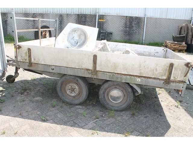 Aanhangwagen hapert achterwaartse kipper met bakafmeting 275 x 160 cm met kenteken 77-wj-10. bouwjaar 1986.... - afbeelding 3 van  4