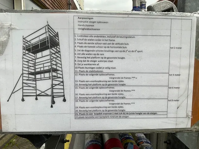 Aanhangwagen met steigermateriaal - afbeelding 12 van  12