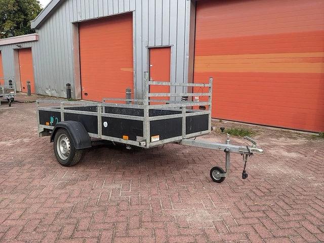 Aanhangwagen , saris - afbeelding 1 van  22