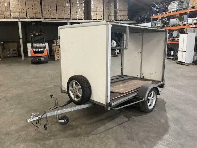 Aanhangwagen - afbeelding 1 van  13