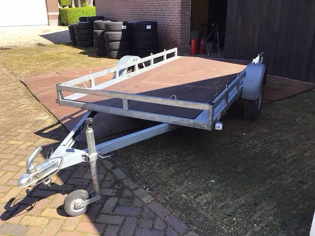 Aanhangwagen - afbeelding 1 van  9
