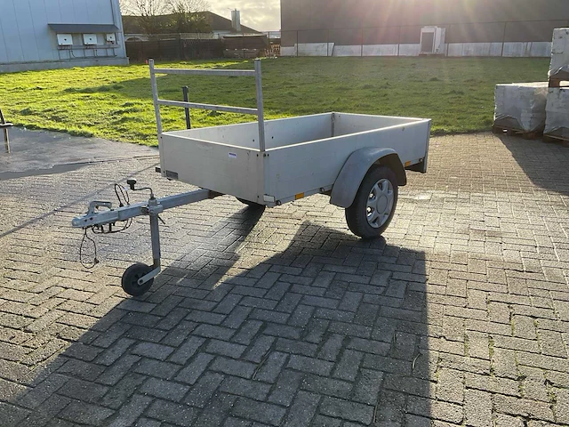 Aanhangwagen - afbeelding 1 van  13