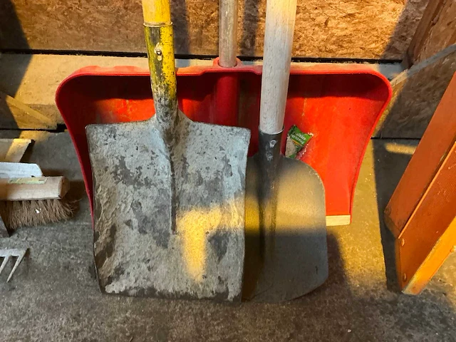 Aannemersmateriaal (3x) - afbeelding 1 van  3