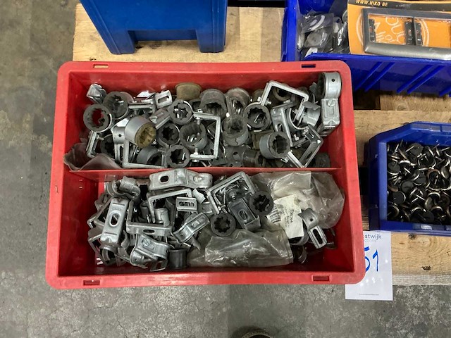 Aannemersmateriaal - afbeelding 2 van  7