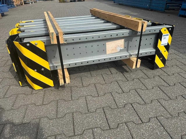 Aanrijdbeveiliging 1350x400mm (7x) - afbeelding 1 van  3