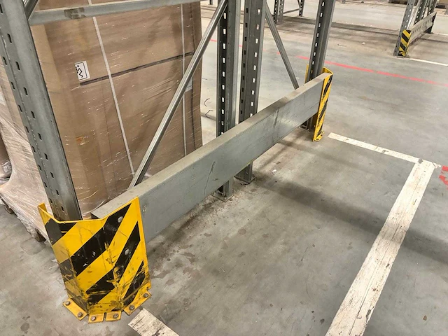 Aanrijdbeveiliging 2250mm (9x) - afbeelding 2 van  3