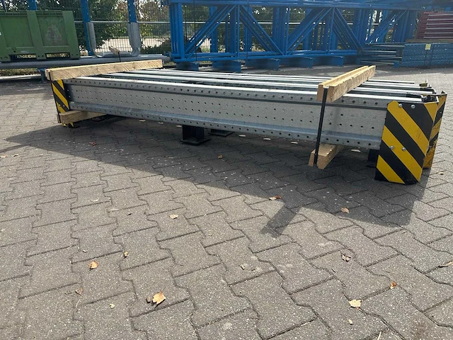 Aanrijdbeveiliging 2600x400mm (6x) - afbeelding 1 van  3