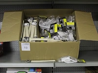 Aanstekerlont en aanstekerlont met veiligheidsbril in doos - afbeelding 1 van  3