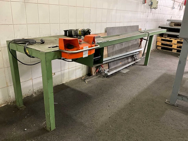 Aanvoertafel met kniptang - afbeelding 1 van  10
