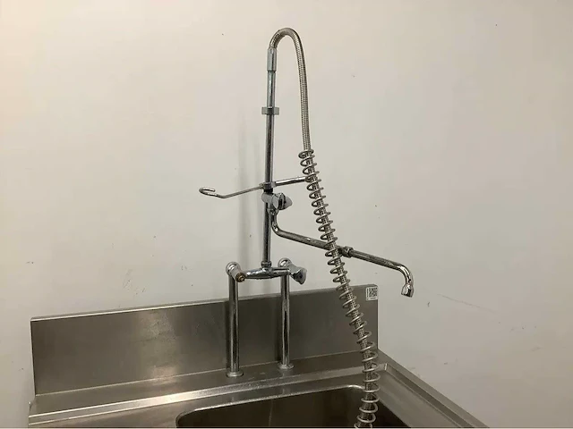 Aanvoertafel met spoelkraan - afbeelding 4 van  5