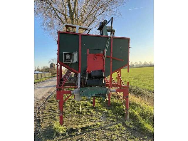 Aardappel onderlosbunker met kistenkantelaar - afbeelding 14 van  24
