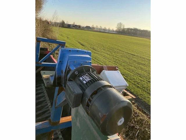 Aardappel onderlosbunker met kistenkantelaar - afbeelding 16 van  24