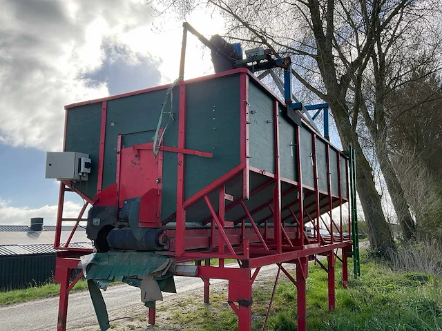 Aardappel onderlosbunker met kistenkantelaar - afbeelding 21 van  24