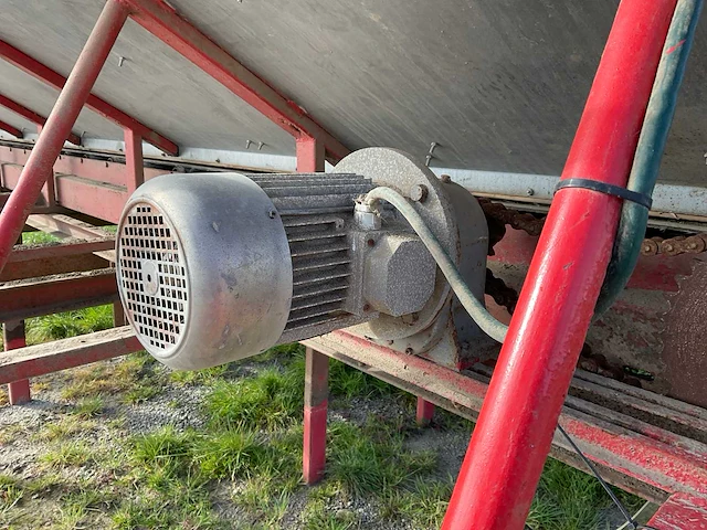 Aardappel onderlosbunker met kistenkantelaar - afbeelding 23 van  24