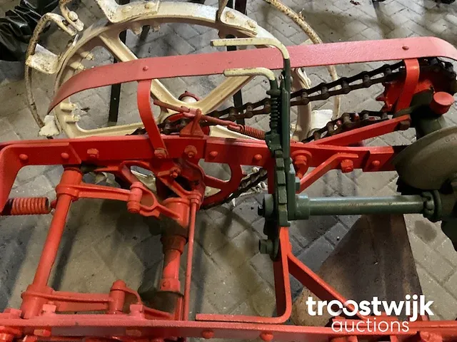 Aardappelrooier paardentractie - afbeelding 10 van  12