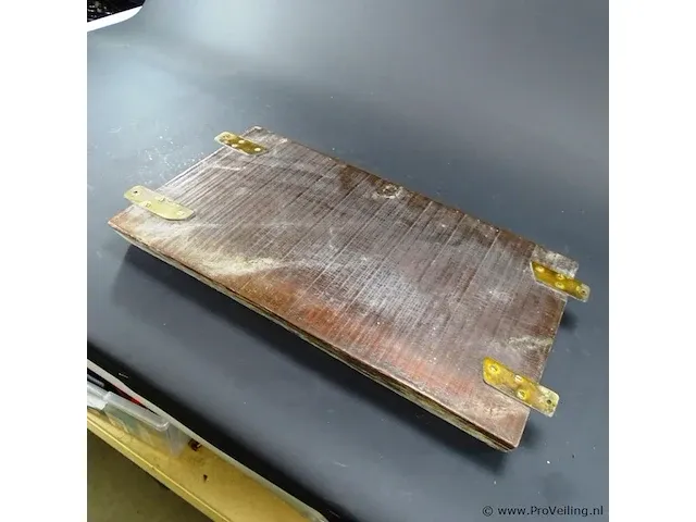 Aardewerk plaque van een paard (gespiegelde versie van kavel 2530) - afbeelding 5 van  5