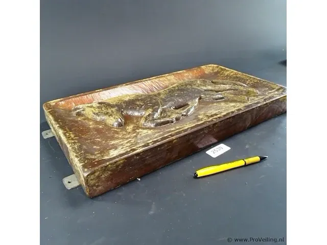 Aardewerk plaque van een paard (gespiegelde versie van kavel 2536) - afbeelding 3 van  5