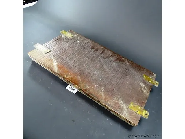 Aardewerk plaque van een paard (gespiegelde versie van kavel 2536) - afbeelding 5 van  5