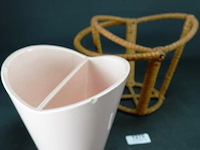 Aardewerk vakvaas in rieten draagmontuur - afbeelding 4 van  5