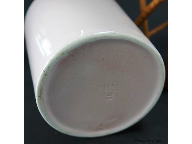 Aardewerk vakvaas in rieten draagmontuur - afbeelding 5 van  5