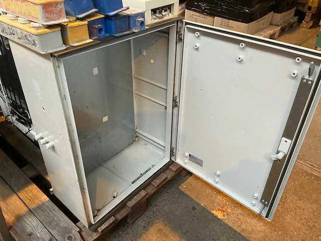 Aardlekschakelaar en divers - afbeelding 2 van  4