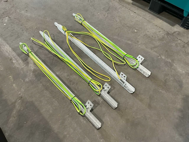 Aardpen + kabel (4x) - afbeelding 2 van  2
