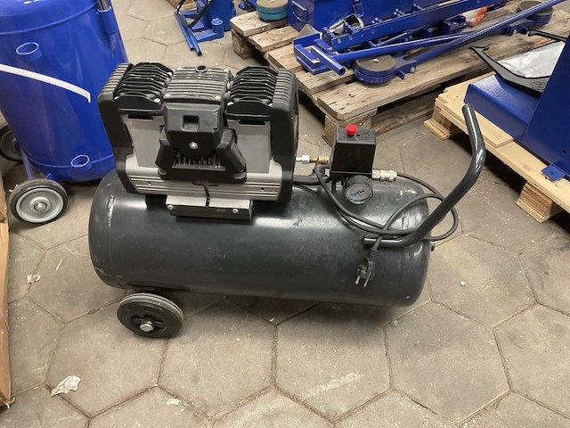 Aariac mobiele luchtcompressor - afbeelding 3 van  4