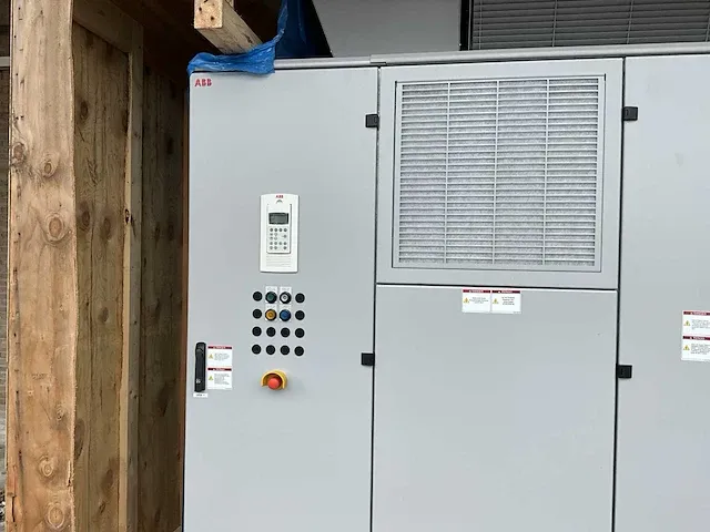 Abb elektromotor 1968 kw met frequentieregelaar 2050kw en luchtkoeler - afbeelding 13 van  39