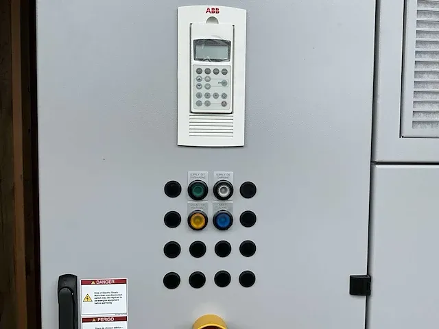Abb elektromotor 1968 kw met frequentieregelaar 2050kw en luchtkoeler - afbeelding 14 van  39