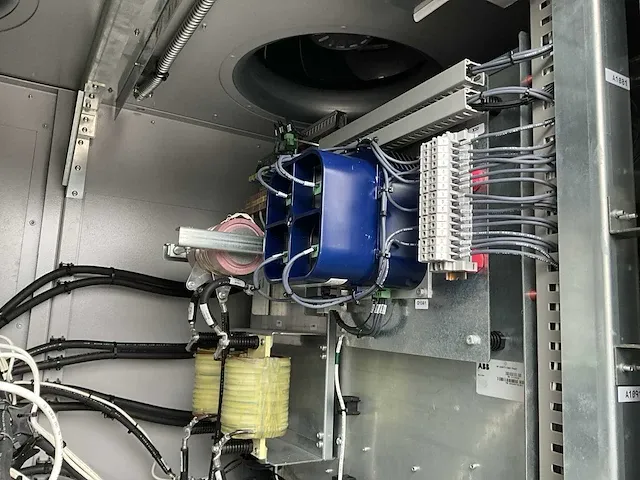 Abb elektromotor 1968 kw met frequentieregelaar 2050kw en luchtkoeler - afbeelding 21 van  39