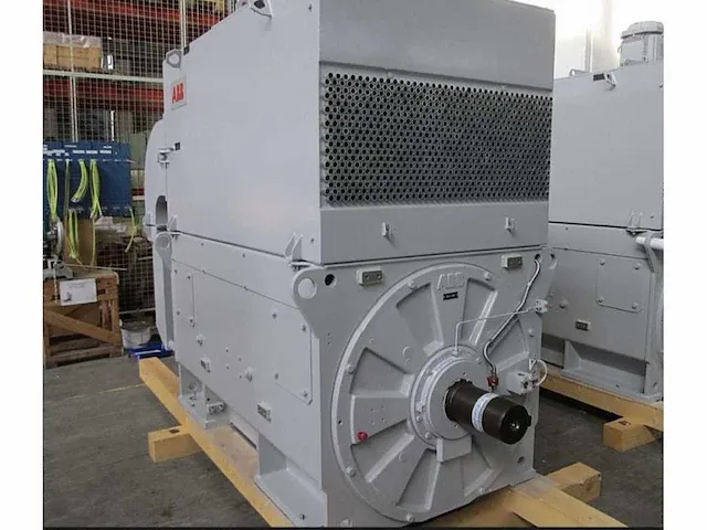 Abb elektromotor 1968 kw met frequentieregelaar 2050kw en luchtkoeler - afbeelding 12 van  39