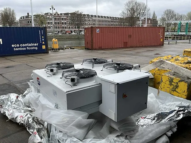 Abb elektromotor 1968 kw met frequentieregelaar 2050kw en luchtkoeler - afbeelding 30 van  39