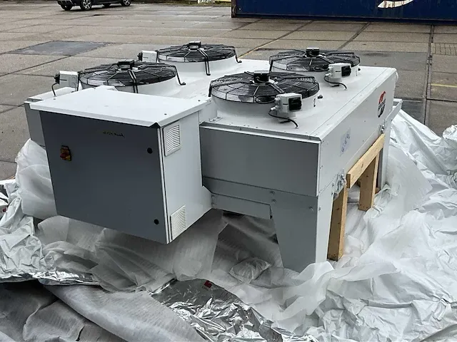Abb elektromotor 1968 kw met frequentieregelaar 2050kw en luchtkoeler - afbeelding 31 van  39