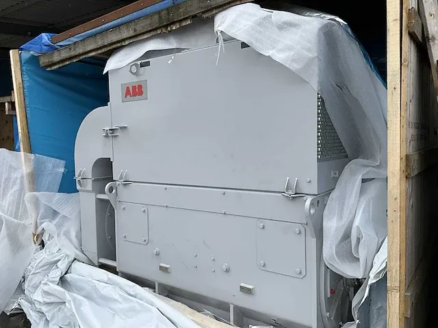 Abb elektromotor 1968 kw met frequentieregelaar 2050kw en luchtkoeler - afbeelding 34 van  39