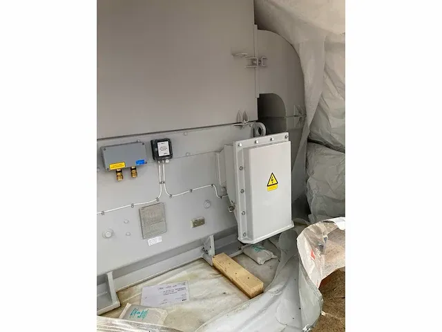 Abb elektromotor 1968 kw met frequentieregelaar 2050kw en luchtkoeler - afbeelding 37 van  39